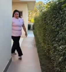 L1903004 Funcionaria joga celular na agua mas mal sabe el part2