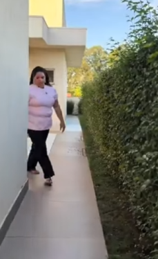 L1903004 Funcionaria joga celular na agua mas mal sabe el part2