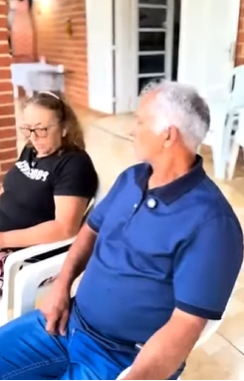 L2103003 Nora coobra escondido alimento dos sogros idosos part2