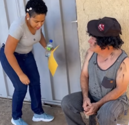 L0309006 Milionário faz entrevista de emprego disfarçado de part2