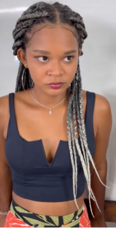 L2520003 professora quebrou celular dos alunos, mas não parte 2