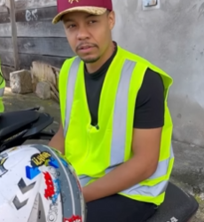 L2601001_Uma linda mulher coloca um mototáxi em seu lugar parte 2