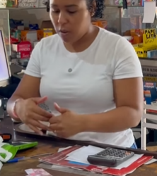 L2609005 Ela provou ter empatia com próximo ganhou uma parte 2