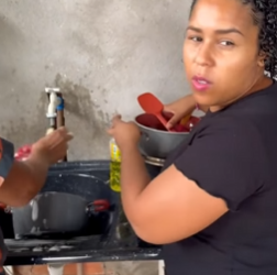 L2609004 Ela puxou tapete da própria irmã! parte 2