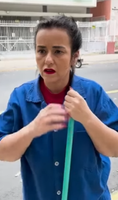 L0315007 Filha ignorou própria Mãe por ela ser gari part2