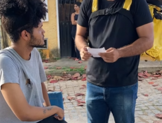 L2620004 Ele se vestiu de mendigo ficou surpreso com parte 2