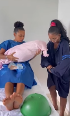 L2620002 Mulher Բiทg૯ dar luz em hospital para Røυbαr beb parte 2