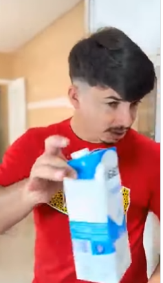 L0103003 Madrasta da leite estragado para enteada parte 2