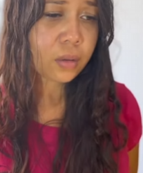 L0105003 Mulher em perigo dentro da sua própria casa sendo parte 2