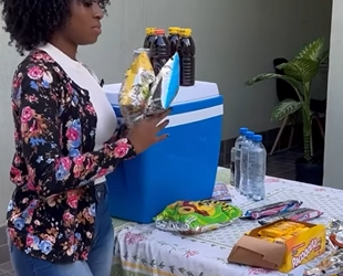 L2801005_Vovó cega vendia suco coisas na rua essa clien_parte 2