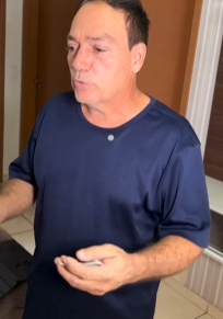 L0109002 Catadora de material reciclável encontrou uma caix parte 2