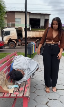 L0320007 Maltrataram esse pobre homem, mas na imaginavam part2