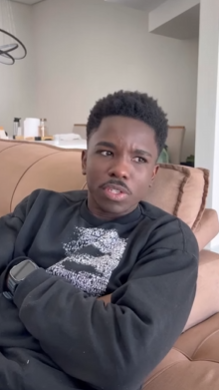 L0324002 Ela envergonha amiga na frente de todos isso part2