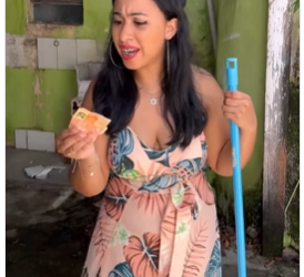 L0201001 Sua vizinha era feliz ela queria mesmo com seu parte 2