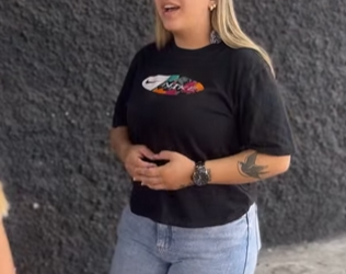 L1726005 Essa mulher ganhava dinheiro com uma moto que não part2