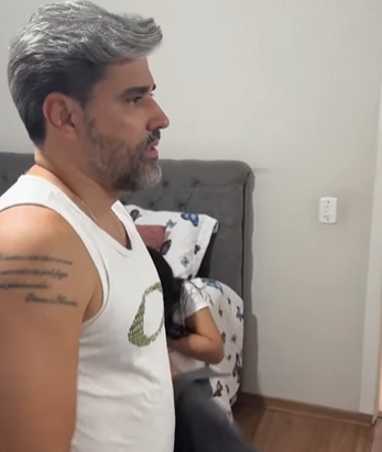 L0504007 Ela danifica bolo que sua madrasta fez, para est parte 2