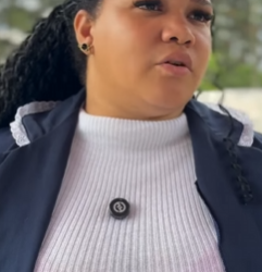 L0518004 A menina mergulhou na água parte 2