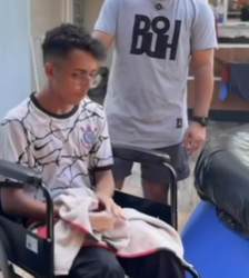 L0518003 Ela o insultou. parte 2