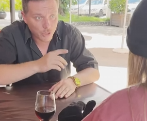 L0704005 Milionária surpreende um homem pobre… parte 2