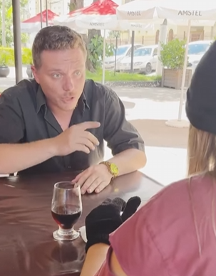 L0704005 Milionária surpreende um homem pobre… parte 2