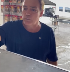 L0809005 Filho de dono de açougue humilhou mulher pai parte 2