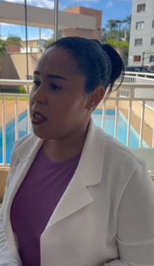 L0809006 Ela não esperava que patroa visse ela humilhando parte 2