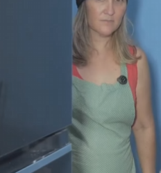 L0907007 Mulher perturbava em parte 2