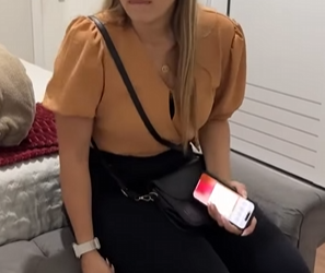 L1004006 Jovem milionária descobriu que garota que vendia parte 2