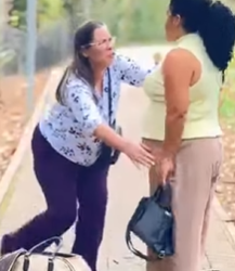 L0303002 Nora tenta abandonar sogra em um parque porque parte 2