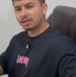 L1118001 Vizinha Descobre Que Criança Dormia com os Cachorr parte 2