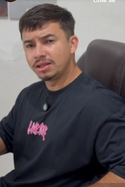 L1118001 Vizinha Descobre Que Criança Dormia com os Cachorr parte 2