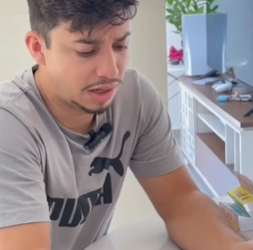 L1518002 Enteada descobre algo horrível no celular da madra parte 2