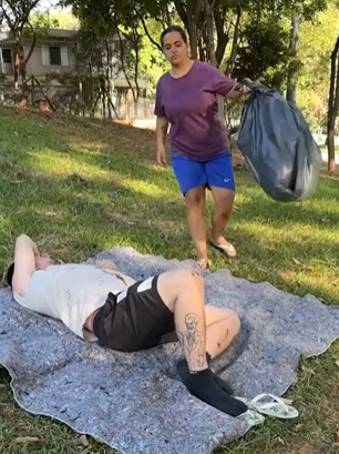 L0304001 Milionária finge ser moradora de rua para testar parte 2