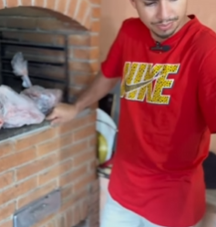 L1518003 Ela jogou as carnes fora só pra não dar de comer parte 2