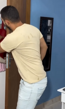 L1205001 Ele pegou dinheiro parte 2