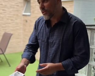 L1504006 Criança malcriada quebra celular da filha da emp parte 2