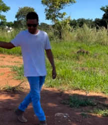 L0309007 Este gerente de obras caiu do cavalo ao humilhar parte 2