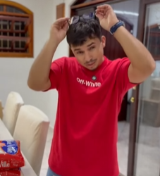 L1418002_Esposa com inveja da sogra porque ganhou muitas co_parte 2