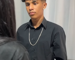 L1524002_Ela morava na casa da_part2