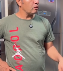 L0318001_A criança obrigou a mãe idosa a limpar a casa._part2