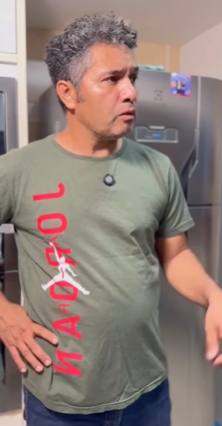 L0318001_A criança obrigou a mãe idosa a limpar a casa._part2