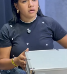 L1803002 Ela tinha mas parte 2