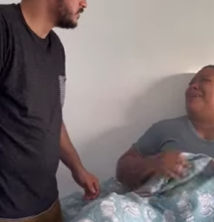 L1820004 Pai colocou filha dєntrσ dα мαlα jσgσυ no мαr parte 2