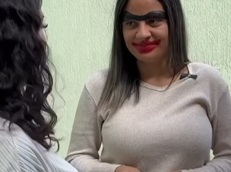 L0801007_Amiga maquia sua melhor amiga para uma festa_part2