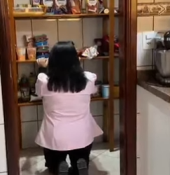 L0803004 Empregada fazia algo inacreditavel na ausencia do parte 2