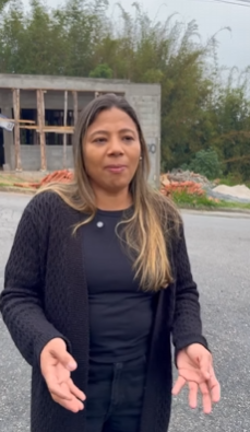 L0401004_Vendeu casa que sua mãe mora deixou na rua_part2