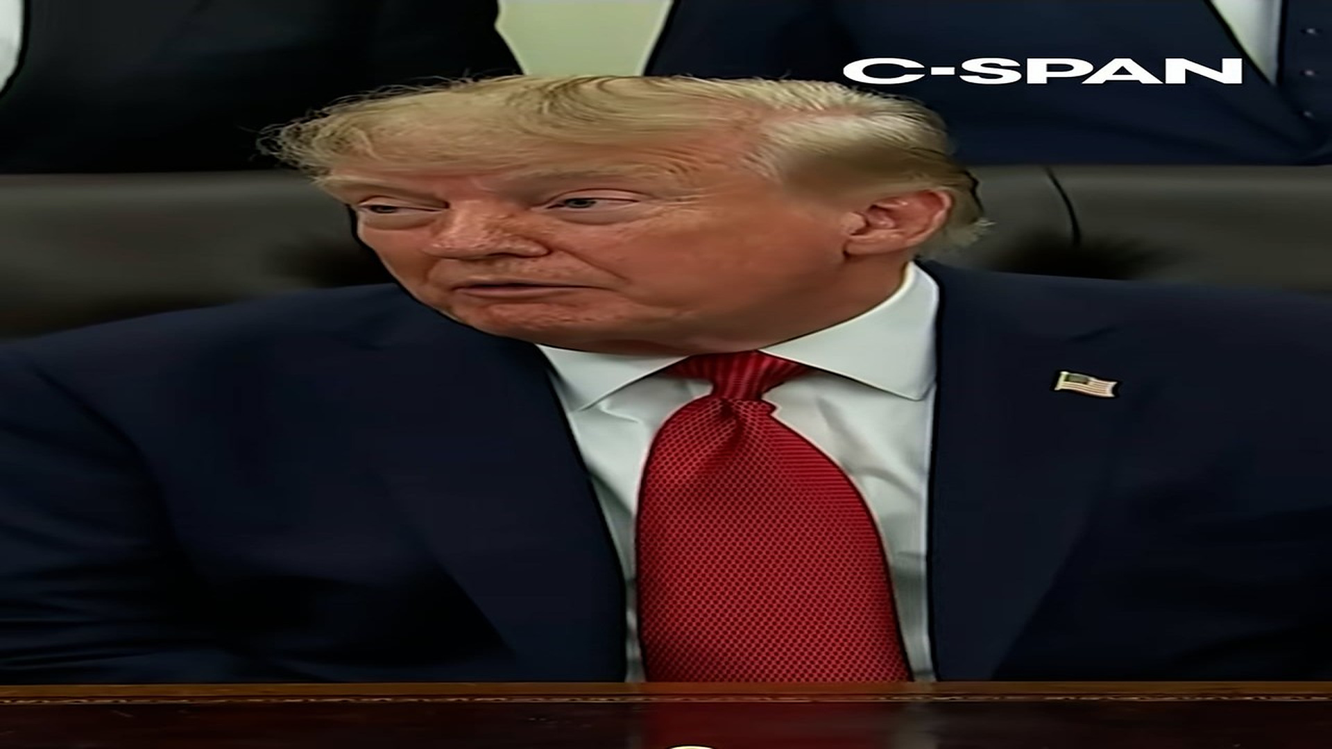 D1909073_President Trump on Friday defended his decision to ban CNN, MSNOW and Politico from the White House,_part2